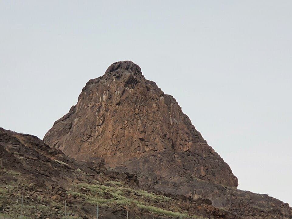 Jabal al-Noor outside Makkah, with the path up to the Cave of Hira.